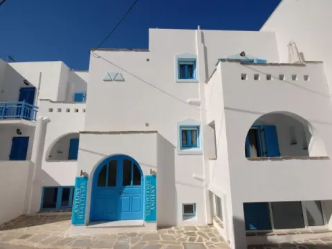 Antony Suites, Χώρα