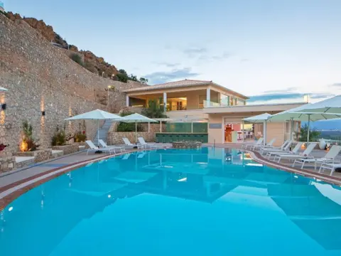 Princess Kyniska Suites, Πλύτρα