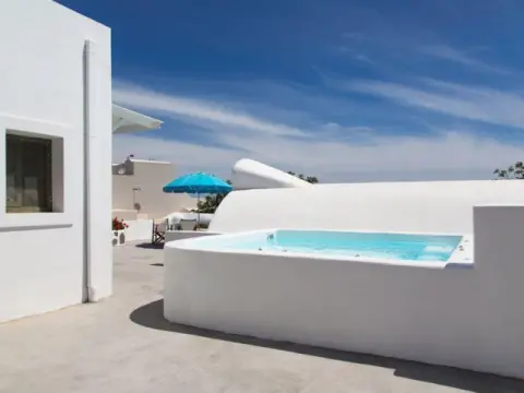 Ayoba Santorini, Ημεροβίγλι
