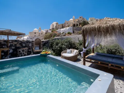 Rock Villas, Εμπορείο
