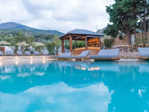 Alissachni Seaside Hotel, Μαύρα Λιθάρια