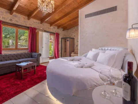 ViP Chalet 4 Season, Αράχωβα