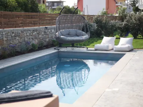Melior Luxury Villas, Μύτικας