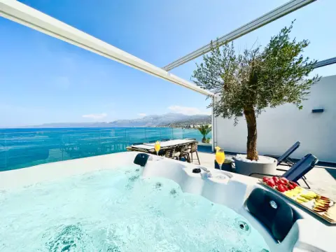 Skipper Beachfront Suites, Χερσόνησος