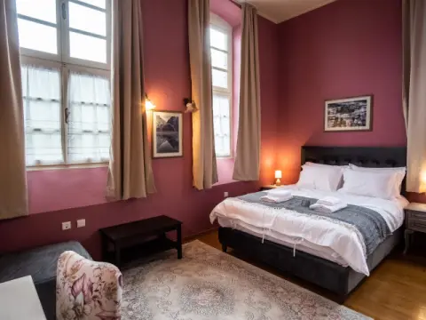 The Old School Hotel Ioannina, Συρράκο