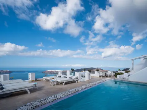 Above Blue Suites, Σαντορίνη
