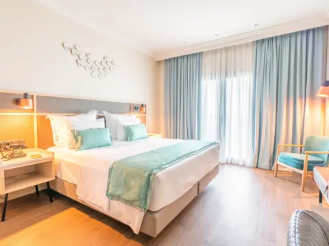 Pefkaki Boutique Hotel, Λουτράκι