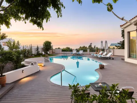 Grace Villas, Χερσόνησος