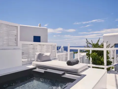 Boho Suites, Χώρα