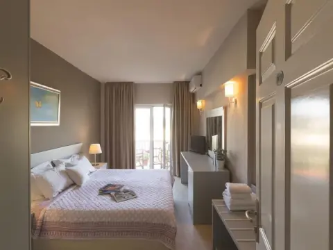 Nimfi Hotel, Σκιάθος