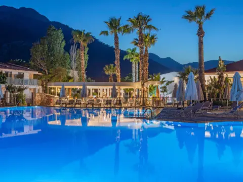 Golden Coast Hotel & Bungalows, Νέα Μάκρη
