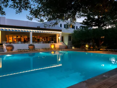 Villea Village, Ανάληψη