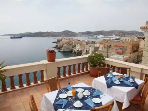 Syrou Melathron, Ερμούπολη