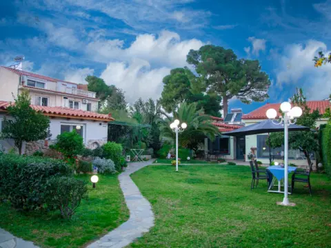 Natalie Apartments, Αρτέμιδα