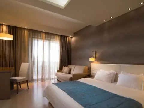 Cosmopolitan Hotel, Παραλία Κατερίνης
