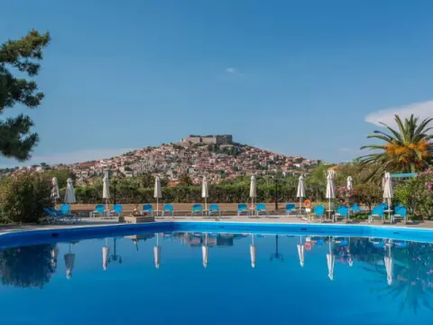 Delfinia Hotel & Bungalows, Μόλυβος