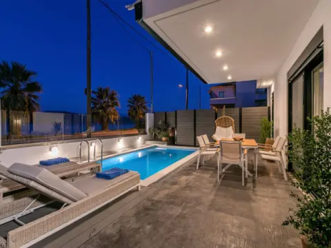 White Rock Villas, Λυγιά