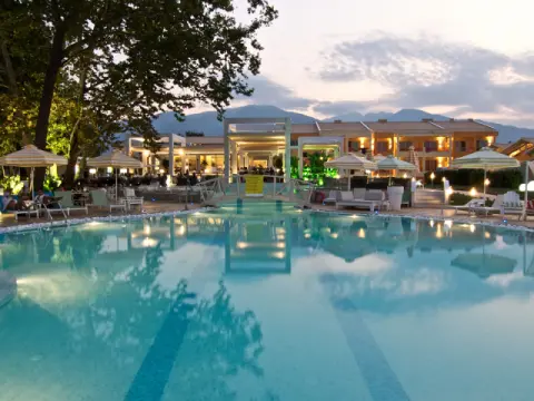 Litohoro Olympus Resort Villas & Spa, Παραλία Λιτοχώρου
