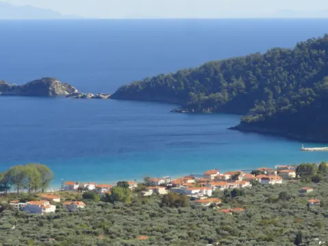 Blue Bay Beach Hotel, Κοίνυρα