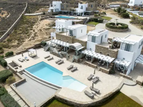 Niriides Homes & Villas, Ελιά