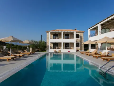Michelangelo Suites & Apartments, Πάργα