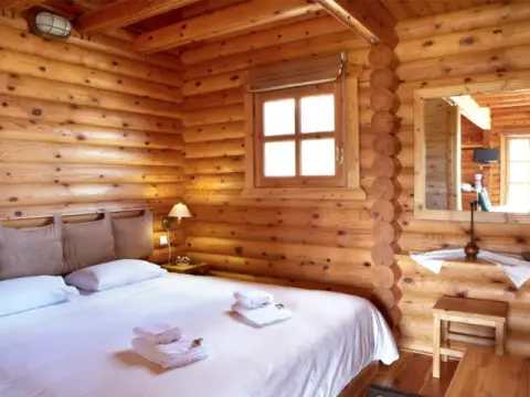 Hyades Mountain Resort, Τρίκαλα