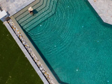Petra & Fos Hotel, Οίτυλο
