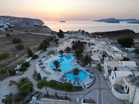 Caldera View Resort, Μεγαλοχώρι