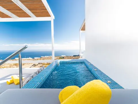 Salvatore Villas, Ημεροβίγλι