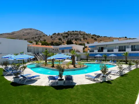 Paradise Garden, Κολύμπια