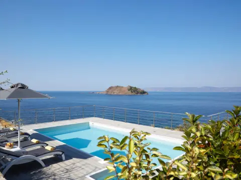 Eleia Seafront Rooms & Villas, Μυτιλήνη