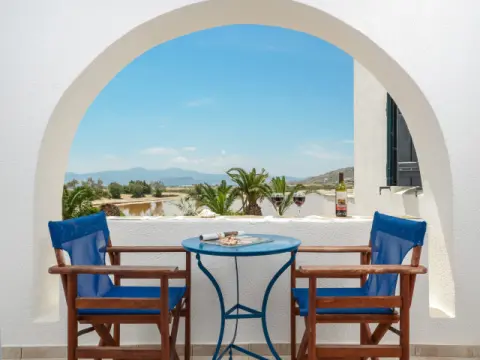Hotel Three Lakes, Νάξος