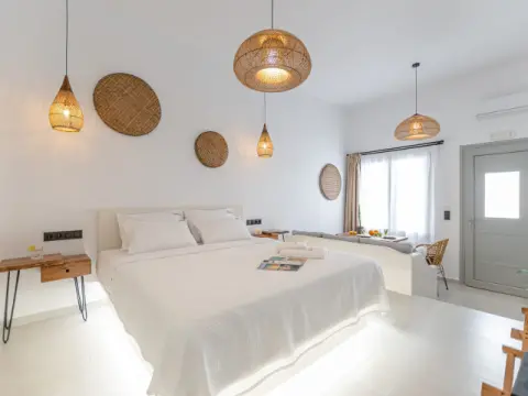 Adama's Suites, Νάξος
