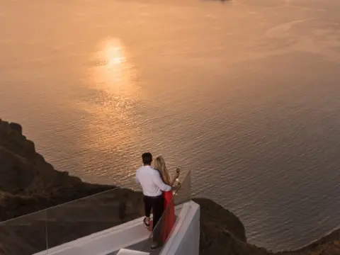 Symphony Suites, Σαντορίνη