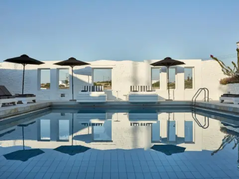 Mr & Mrs White Paros, Νάουσα