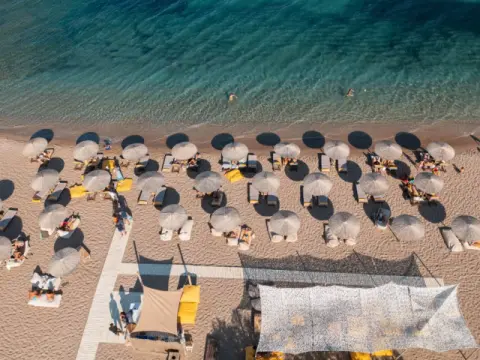 Soros Beach, Αντίπαρος