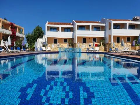 Oscar Hotel, Λαγανάς