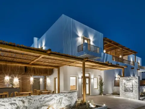 Arco Solium Suites, Μήλος