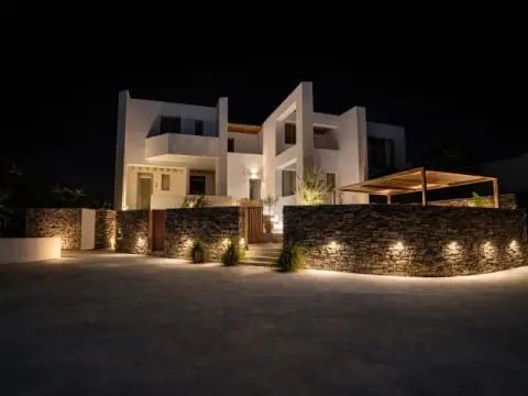 Reya Suites, Πάρος