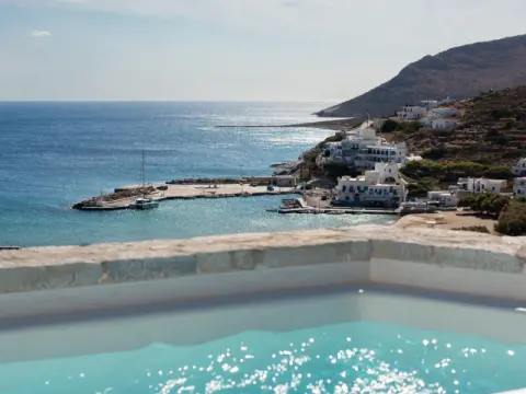 Zetine Suites, Αλοπρόνοια