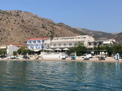Paradisos Guesthouse, Άγιοι Πάντες