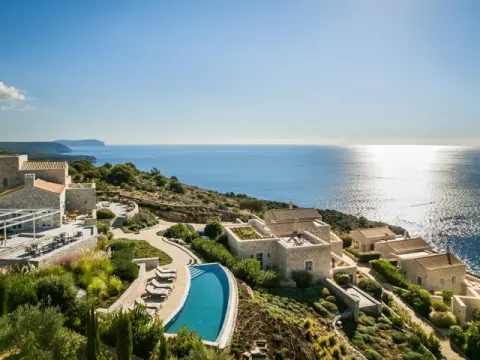 Aria Estate Suites & Spa, Μάνη