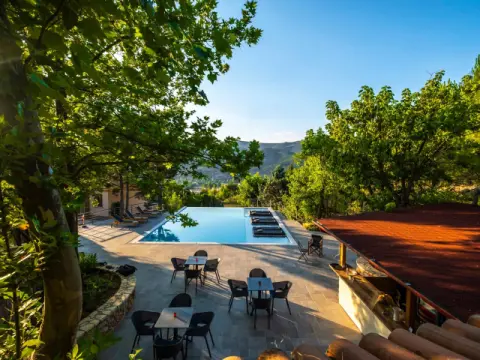 Finday Hotel, Καλάβρυτα