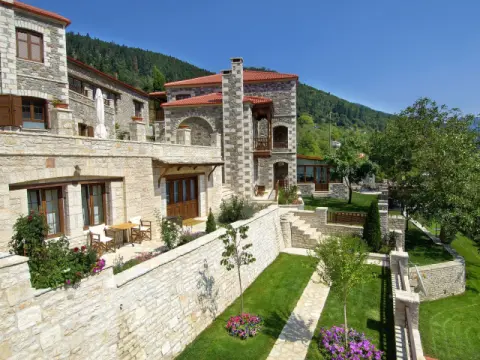 Emotions Country Resort, Καρπενήσι