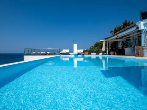 Icarus Luxury Beachfront Villa, Ικαρία