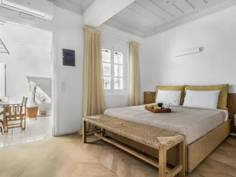 Ξενώνας Niriides, Σπέτσες