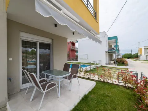 Sea La Vie Villas, Παραλία Οφρυνίου