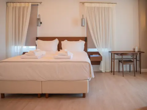 Liberty Suites, Σπέτσες