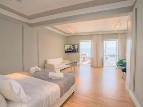 Douskos Harbour Residence, Ύδρα