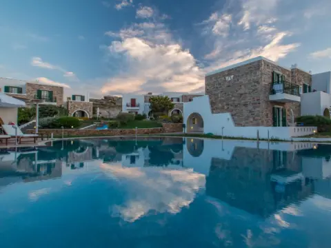 Naxos Palace Hotel, Στελίδα